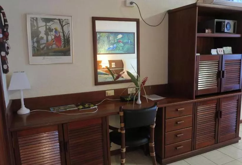 سوییت اجرایی, Madang Resort