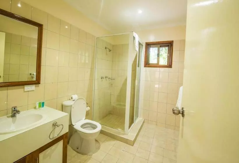 سوییت اجرایی, Madang Resort