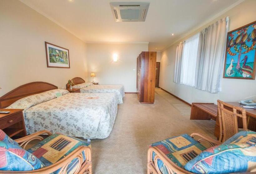 סוויטה נשיאותית, Madang Resort