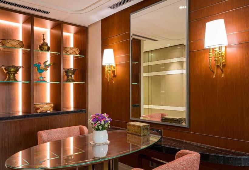 سوئیت اجرایی با تخت کینگ, Admiral Hotel Manila   Mgallery