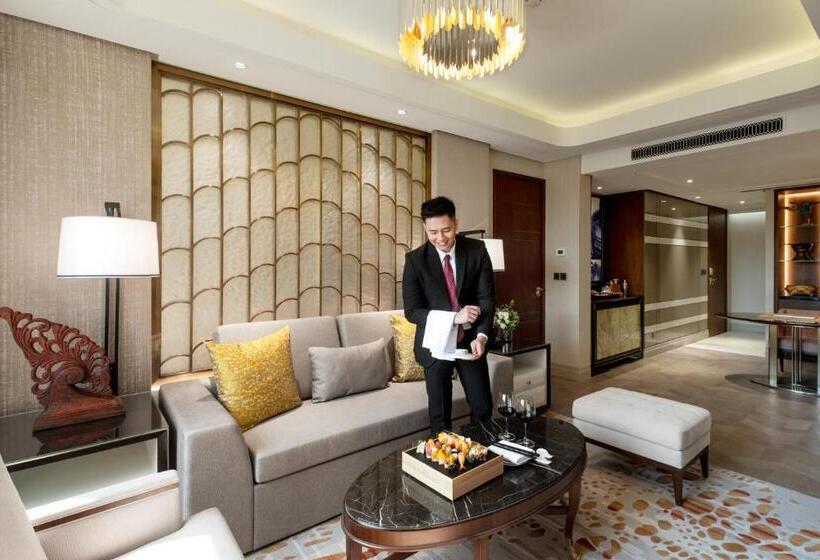 Люкс Executive Кровать Кинг, Admiral Hotel Manila   Mgallery