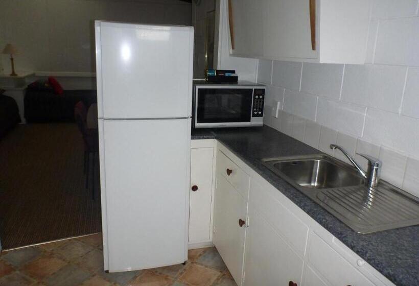 带2个卧室的公寓, Fernleaf Motel