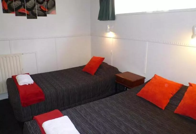 ２ベッドルームアパートメント, Fernleaf Motel