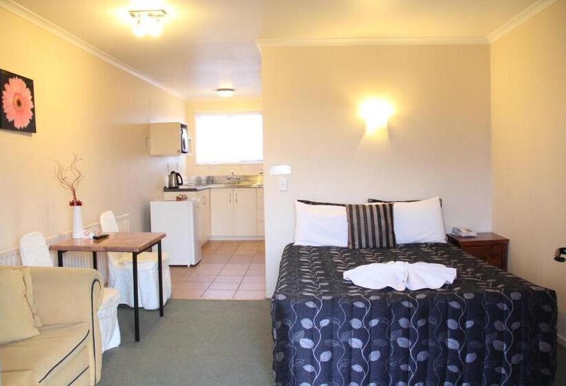 Студия Стандарт, Gateway International Motel