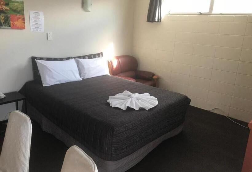 Семейный Номер, Gateway International Motel