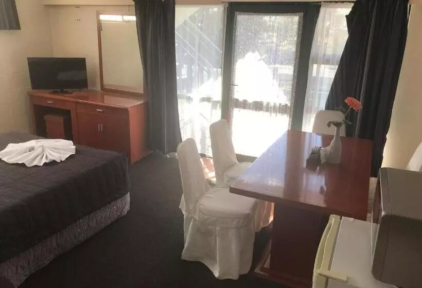 ファミリールーム, Gateway International Motel