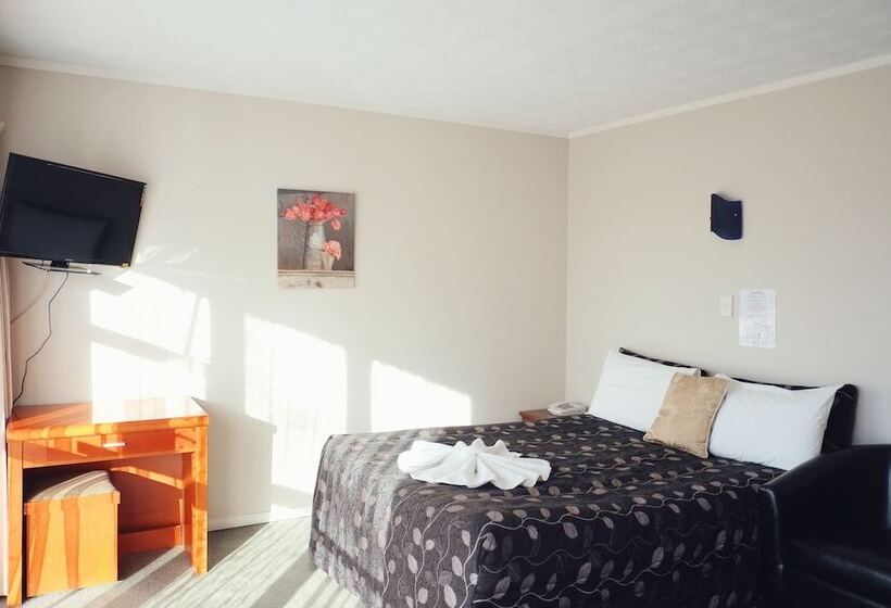 패밀리 스위트, Gateway International Motel