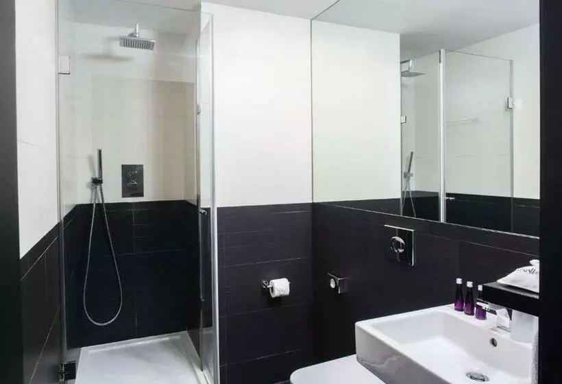 Standard Connecting Room