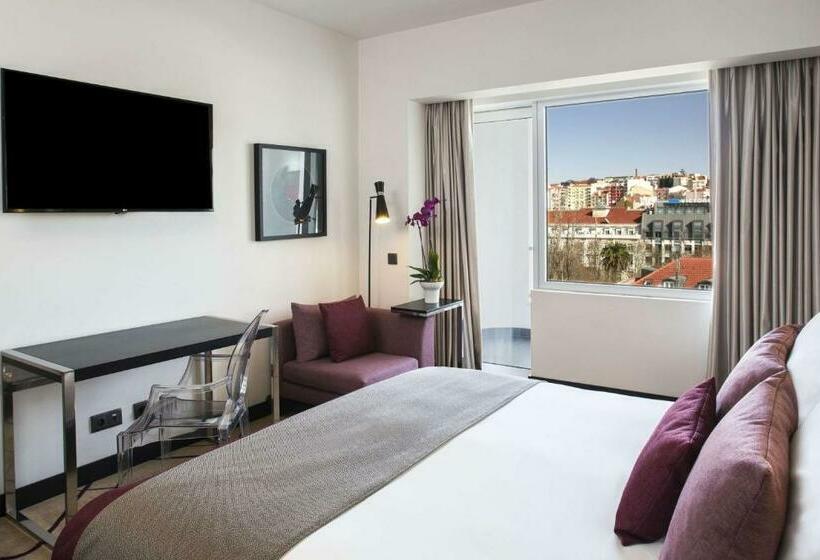 اتاق خانوادگی تودرتو, Avani Avenida Liberdade Lisbon
