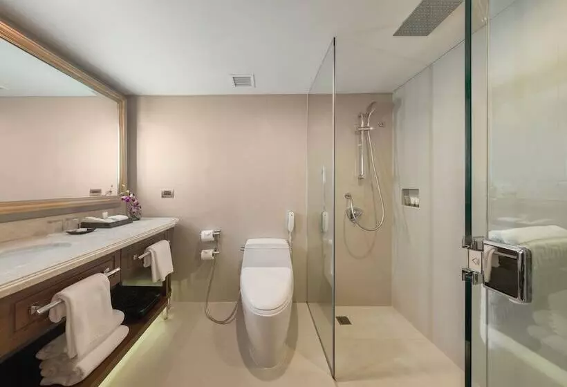 اتاق کلاب, Dusit Thani Manila