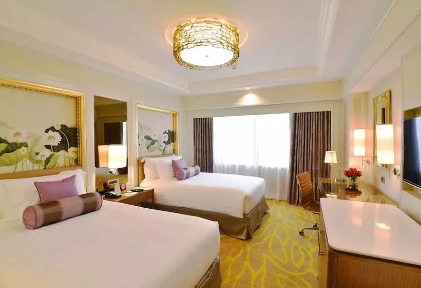 اتاق کلاب, Dusit Thani Manila
