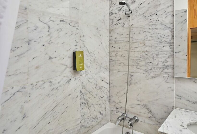 اتاق استاندارد, Faro & Beach Club