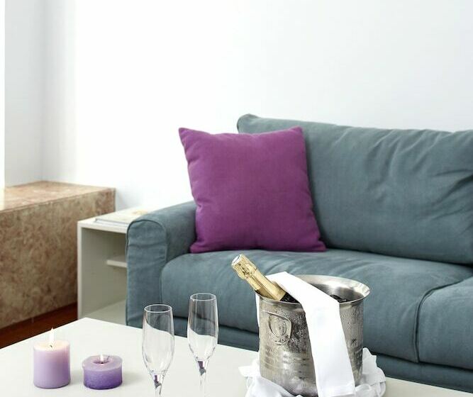 سوییت, Faro & Beach Club