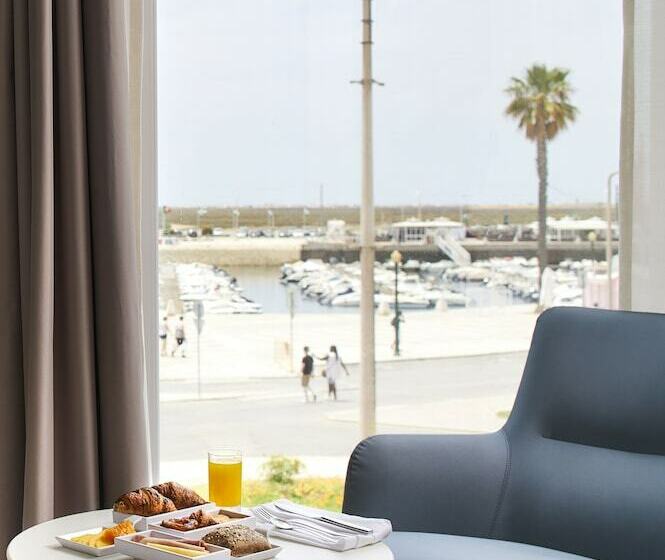 سوییت, Faro & Beach Club