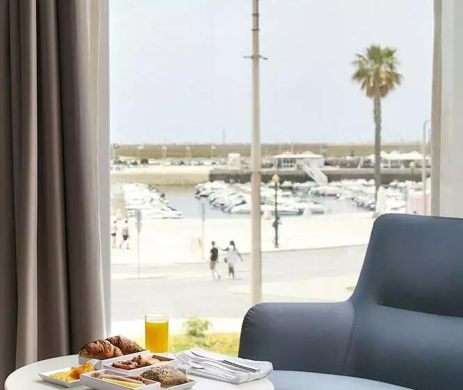 سوییت, Faro & Beach Club