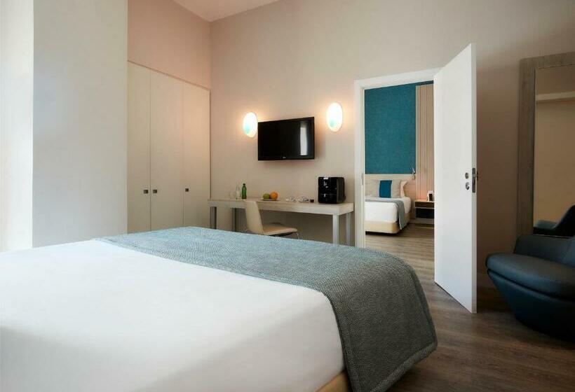 اتاق خانوادگی, Faro & Beach Club