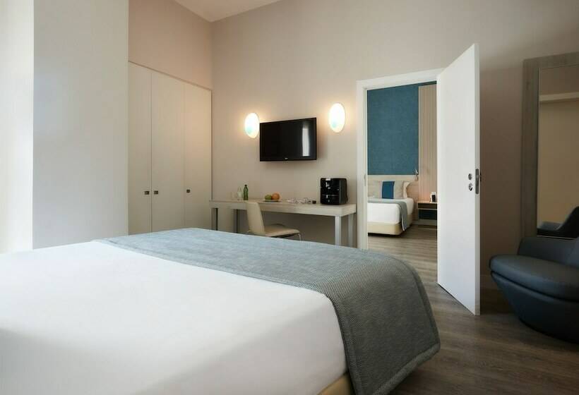 اتاق خانوادگی, Faro & Beach Club