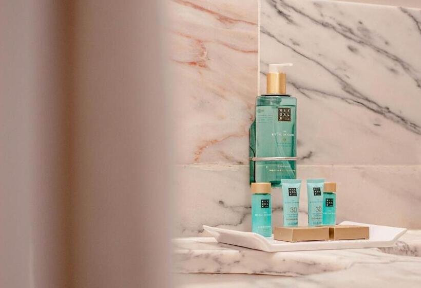 سوییت, Faro & Beach Club