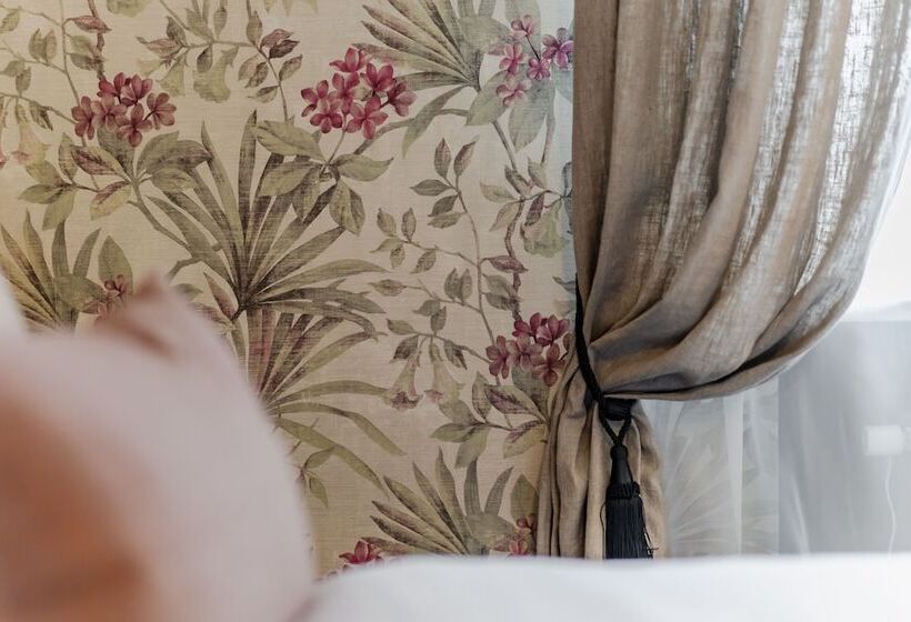 Номер Премиум, H15 Francuski Old Town   Destigo Hotels
