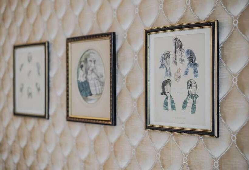 Номер Премиум, H15 Francuski Old Town   Destigo Hotels