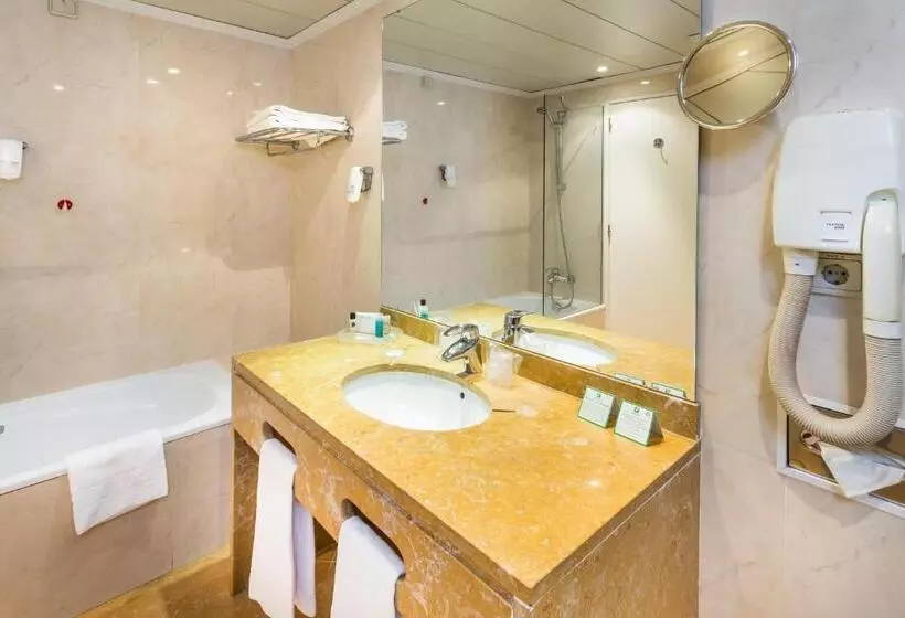 ２ダブルベッドのスタンダードルーム, Holiday Inn Lisbon By Ihg