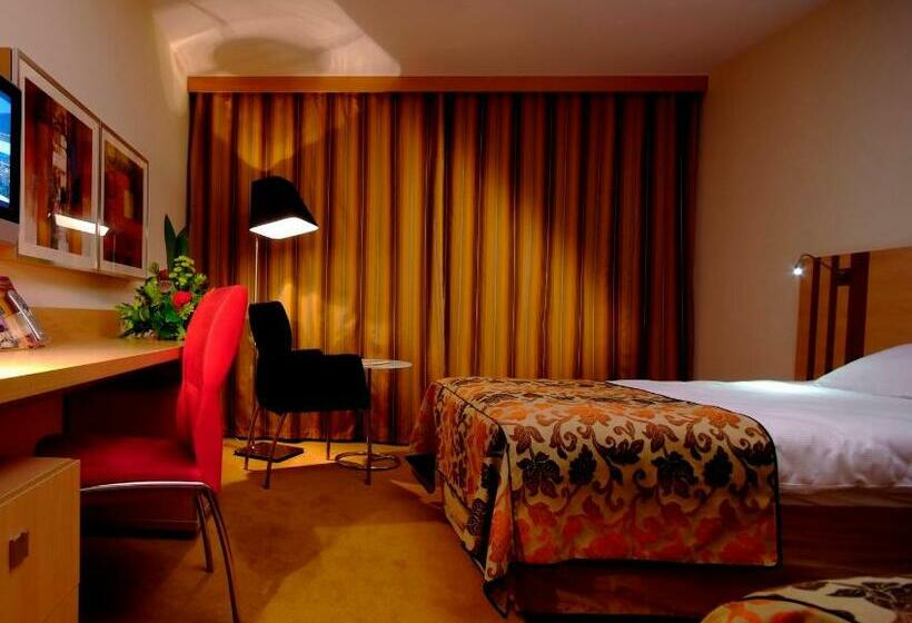 اتاق استاندارد با چشم‌انداز دریاچه, Hp Park Poznań Malta