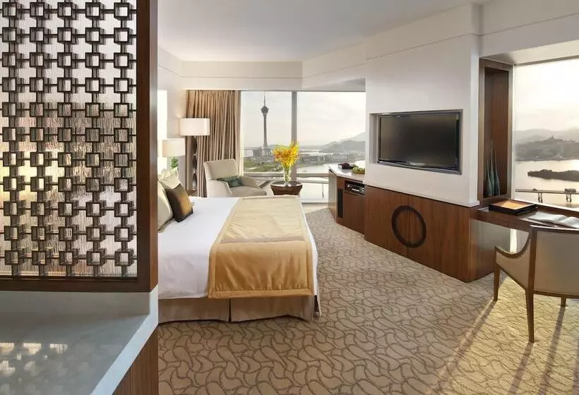 اتاق لوکس با چشم‌انداز شهر, Mandarin Oriental, Macau
