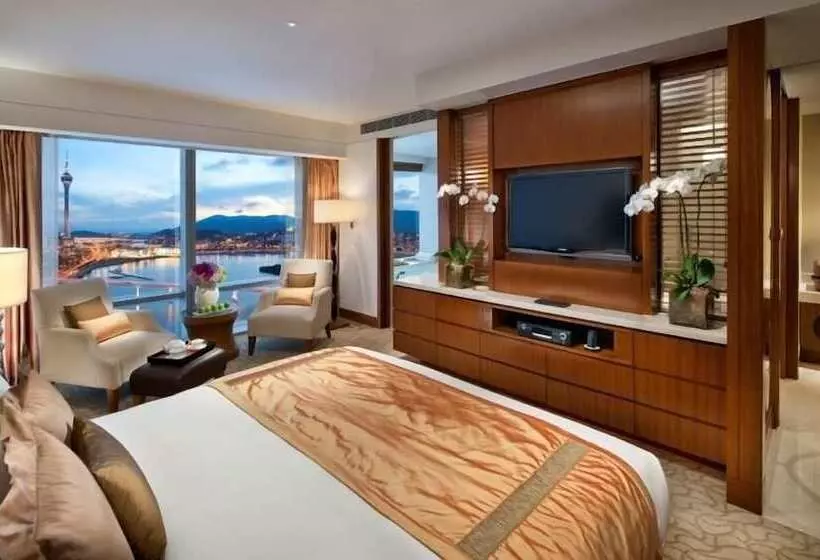 اتاق لوکس با چشم‌انداز دریاچه, Mandarin Oriental, Macau