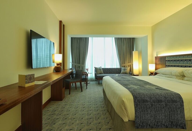 اتاق لوکس, Peshawar Serena