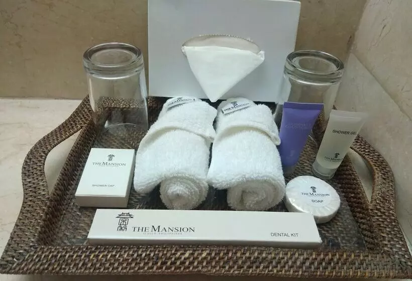 ジュニアスイート, The Mansion
