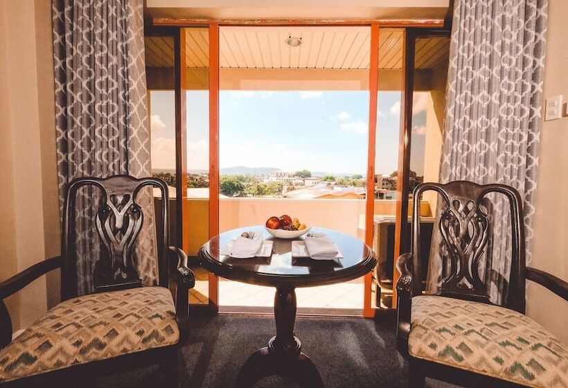 اتاق پرمیوم, The Mansion