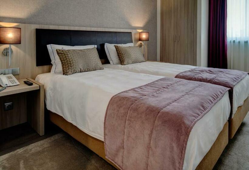 اتاق اجرایی, Vip Inn Berna