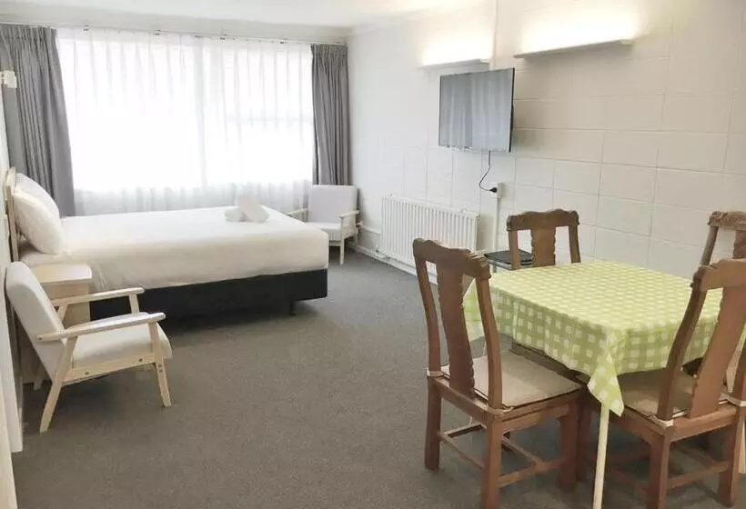 スイート, Thermal Oak Motel