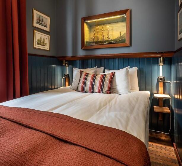 اتاق عادی, Lord Nelson