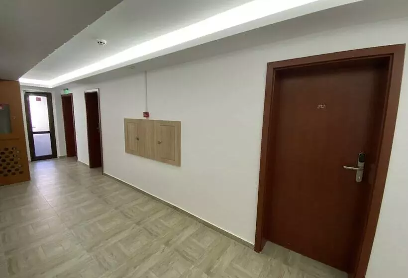 اتاق استاندارد, Gorj
