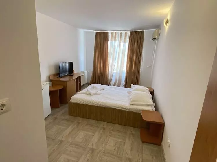 اتاق استاندارد یک نفره, Gorj
