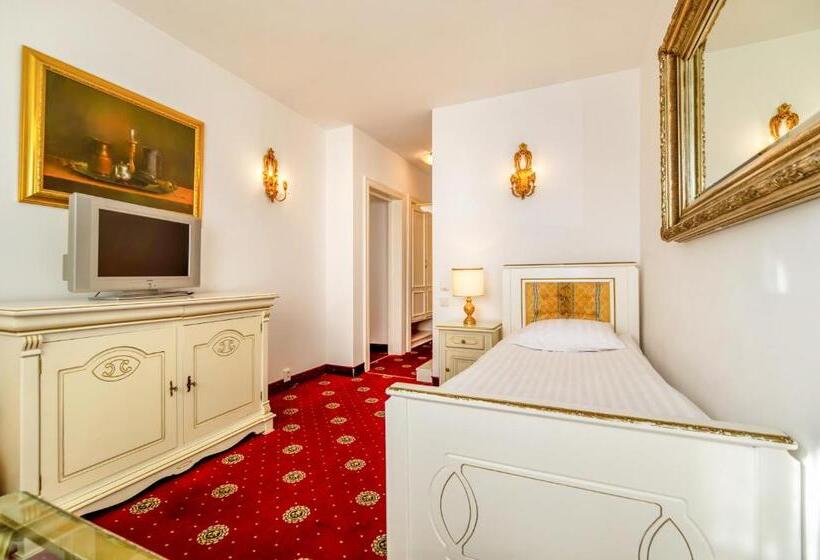 小型套房, Imparatul Romanilor