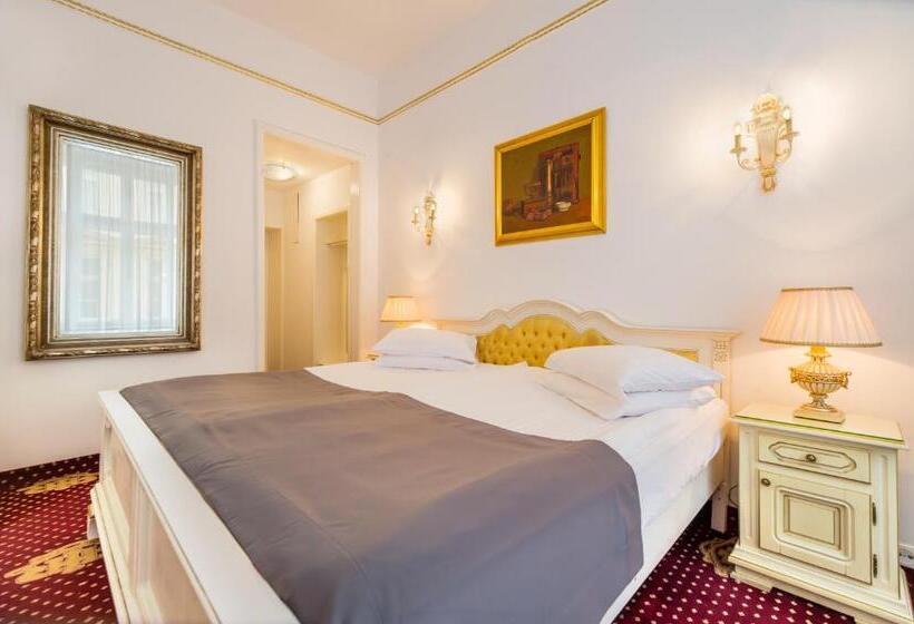 小型豪华套房, Imparatul Romanilor