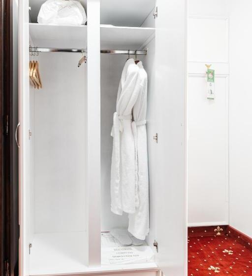 高级大房间, Imparatul Romanilor