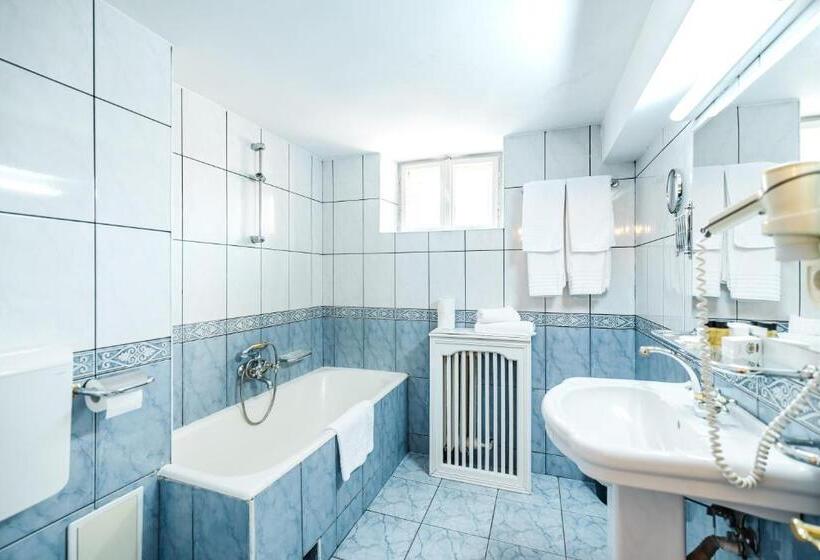 标准间, Imparatul Romanilor