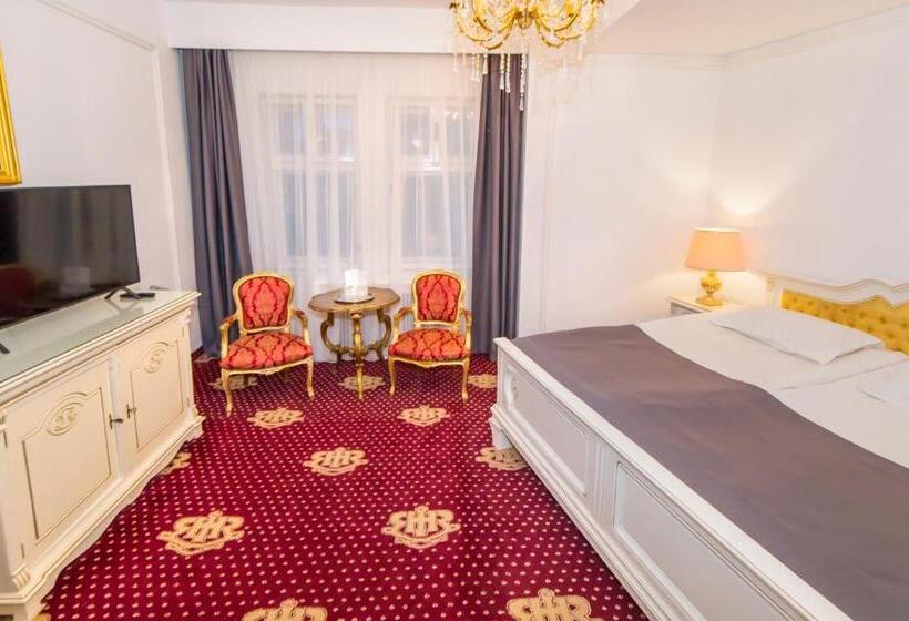 家庭套房, Imparatul Romanilor