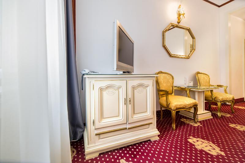 标准单人间, Imparatul Romanilor