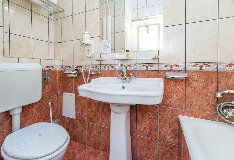 سوییت جونیور, Imparatul Romanilor