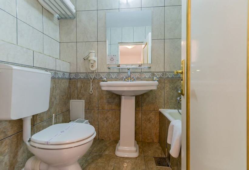 سوییت جونیور, Imparatul Romanilor