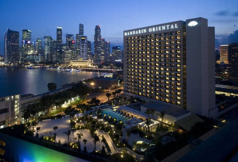 اتاق استاندارد با چشمانداز دریا, Mandarin Oriental Singapore