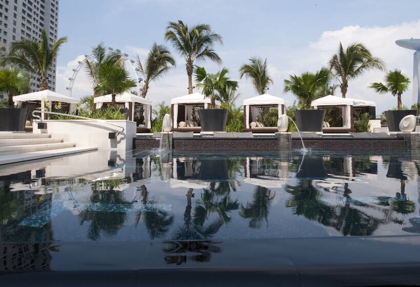 اتاق استاندارد با چشم‌انداز دریا, Mandarin Oriental Singapore