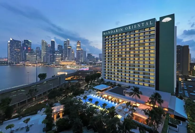 اتاق استاندارد با چشمانداز دریا, Mandarin Oriental Singapore