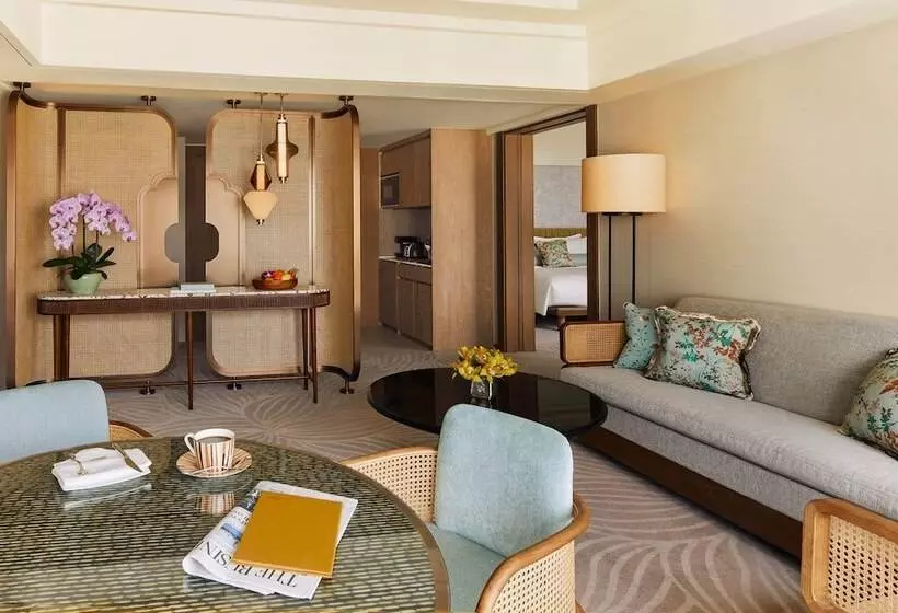 سوئیت با بالکن, Mandarin Oriental Singapore