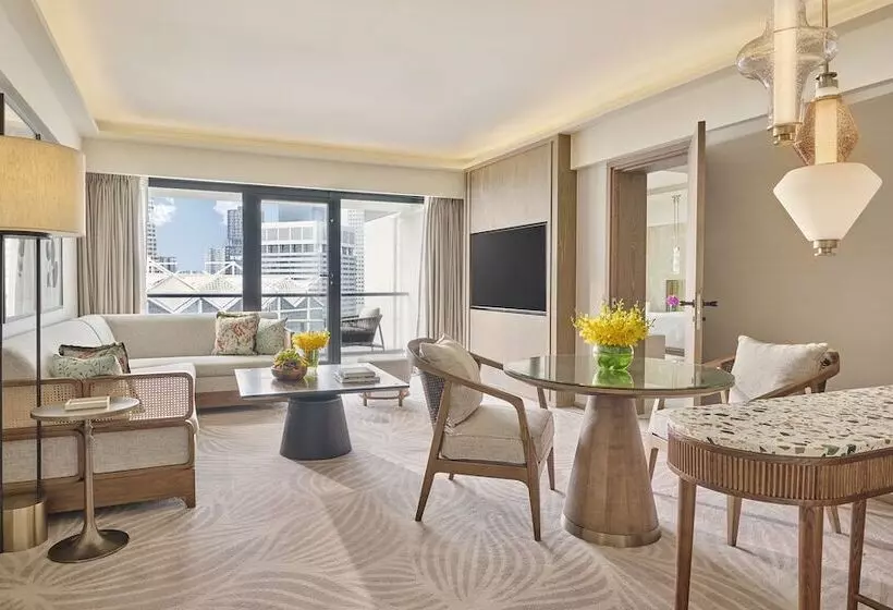 2 Bedroom Suite with Balcony, Mandarin Oriental Singapore