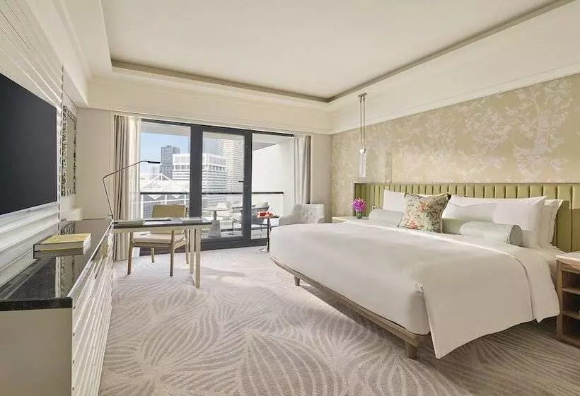 2 Bedroom Suite with Balcony, Mandarin Oriental Singapore
